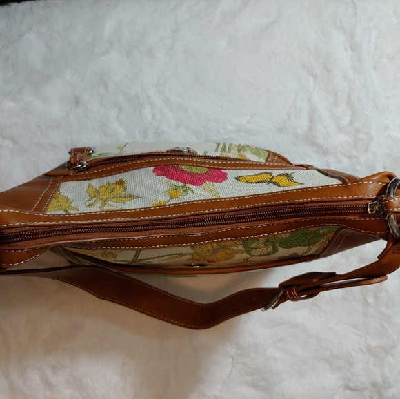 NWT GIANI BERNINI BOTANICAL LINEN HOBO BAG - Picture 15 of 16